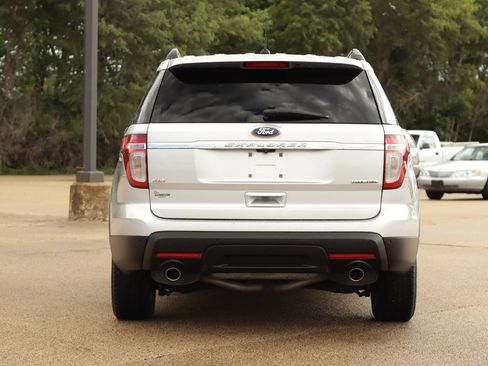 Used 2014 Ford Explorer XLT w/ Equipment Group 202A FWD image 6