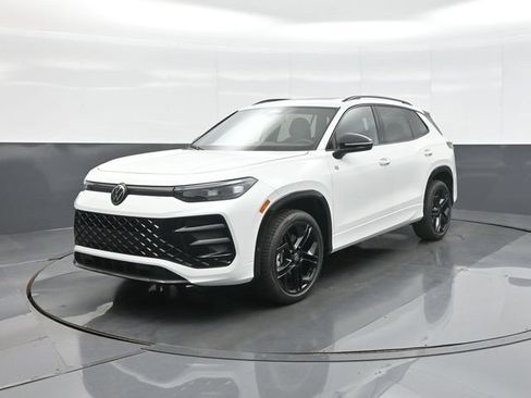 New 2026 Volkswagen Tiguan SE R-Line AWD/4WD image 3