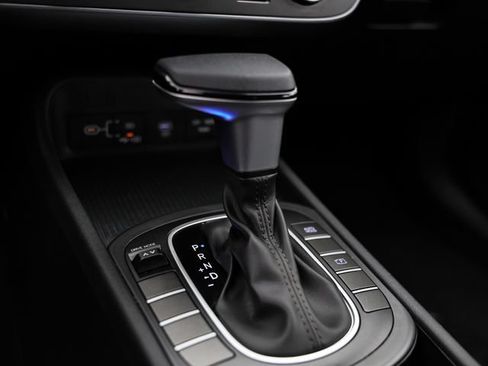 Used 2024 Hyundai Kona SE FWD image 39