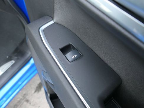 Used 2025 Chevrolet Silverado 1500 LT image 26