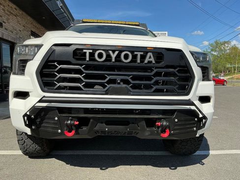 Used 2023 Toyota Sequoia TRD Pro AWD/4WD image 8