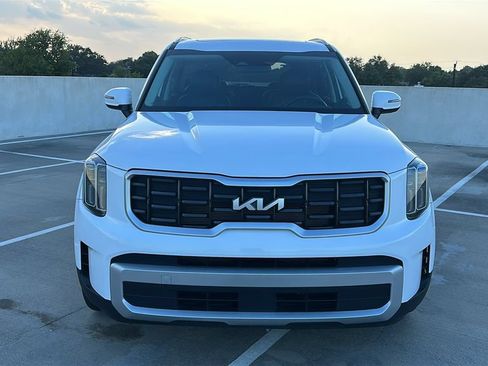Used 2025 Kia Telluride S FWD image 8