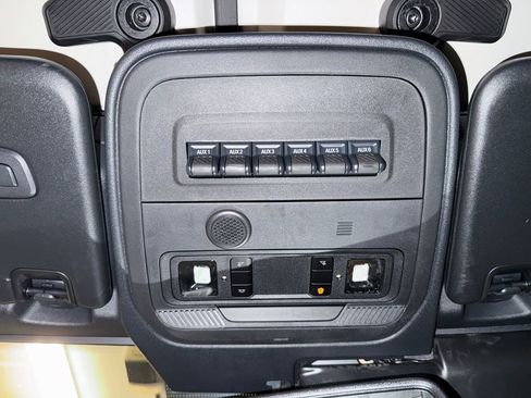 New 2025 Ford Bronco Raptor image 16