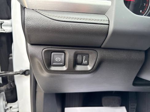 Used 2023 GMC Acadia SLT FWD image 58