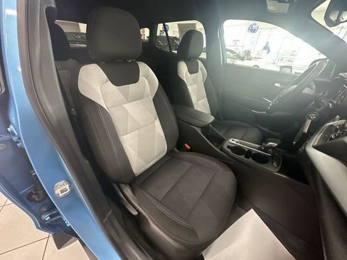 Used 2025 Chevrolet Trax RS w/ Driver Confidence Package image 29