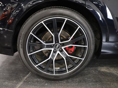 Used 2021 Audi Q8 Prestige w/ Prestige Package image 11