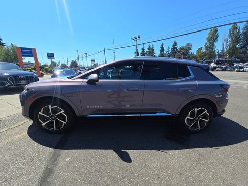 Used 2024 Chevrolet Equinox EV LT AWD/4WD image 4
