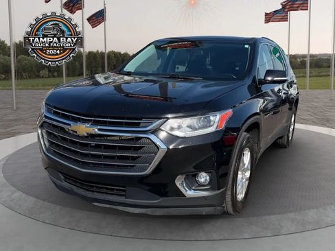 Used 2020 Chevrolet Traverse LT w/ LPO, Cargo Package AWD/4WD image 3