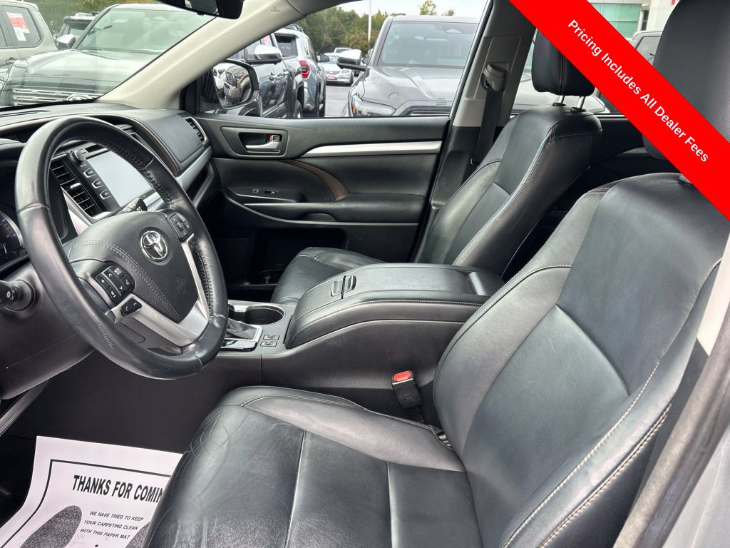 Used 2018 Toyota Highlander XLE AWD/4WD image 2