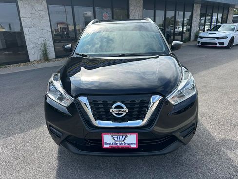 Used 2019 Nissan Kicks SV FWD image 10