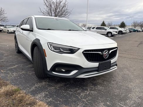 Used 2018 Buick Regal Essence w/ Driver Confidence Package #1 image 14