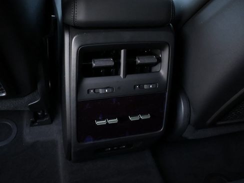 Certified 2025 Porsche Macan 4S Electric AWD/4WD image 22