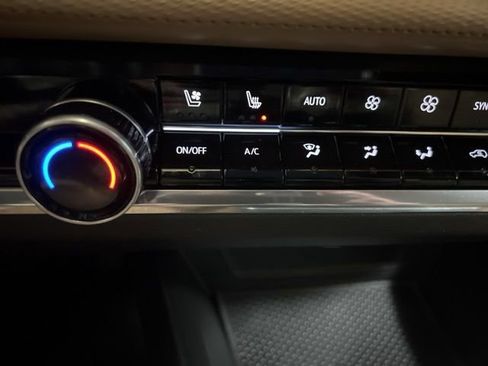 Used 2025 Chevrolet Equinox ACTIV w/ Safety and Technology Package image 33