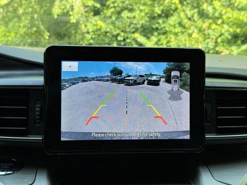 Used 2022 Ford Explorer XLT w/ Equipment Group 202A RWD image 45