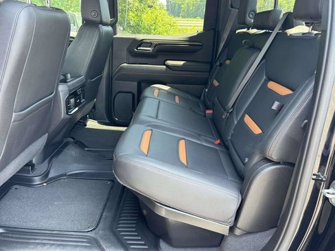 Used 2022 GMC Sierra 1500 AT4 w/ AT4 Premium Package AWD/4WD image 17