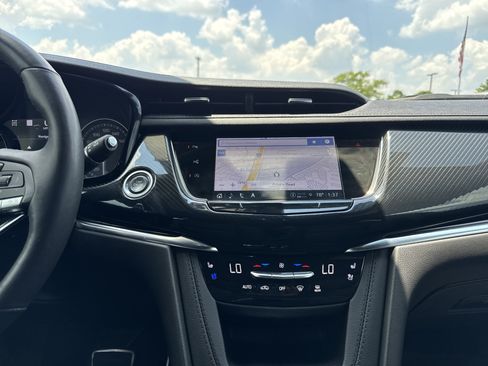 Used 2023 Cadillac XT6 Sport w/ Technology Package AWD/4WD image 26