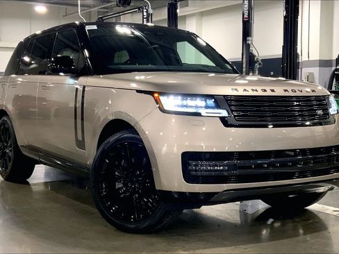 New 2026 Land Rover Range Rover SE AWD/4WD image 2