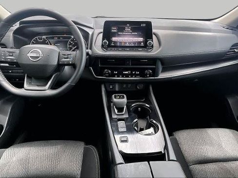Certified 2026 Nissan Rogue SV FWD image 15