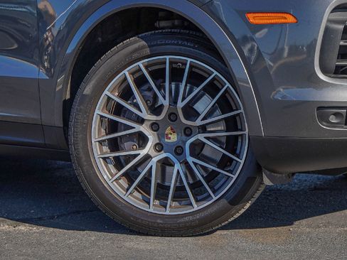 Used 2021 Porsche Cayenne image 1