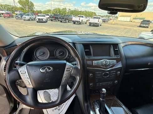 Used 2017 INFINITI QX80 4WD w/ Driver Assistance Package image 5