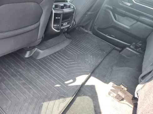 Used 2022 RAM 1500 Big Horn AWD/4WD image 9