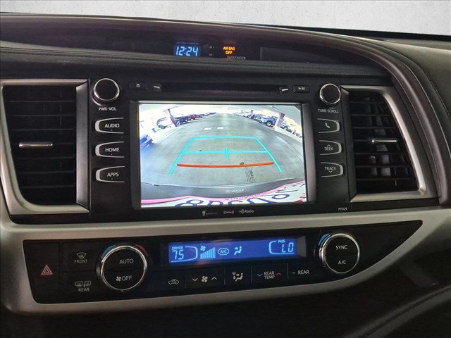 Used 2018 Toyota Highlander Plus FWD image 14