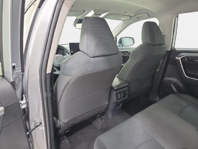 Certified 2025 Toyota RAV4 LE AWD/4WD image 10