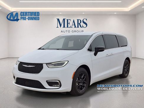 Used 2024 Chrysler Pacifica Touring-L FWD image 1
