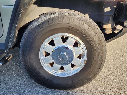 Used 2003 HUMMER H2 w/ Preferred Equipment Group image 38