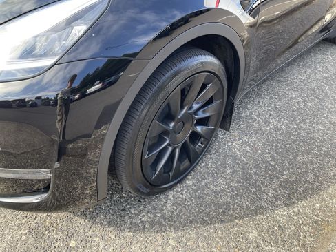 Used 2022 Tesla Model Y Long Range AWD/4WD image 9