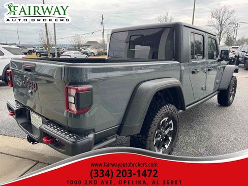 Used 2025 Jeep Gladiator Rubicon w/ Convenience Group AWD/4WD image 42