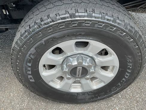 Used 2024 Ford F250 XLT AWD/4WD image 10