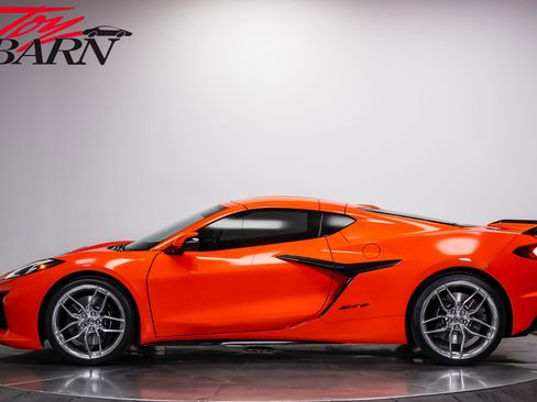 Used 2025 Chevrolet Corvette Z06 w/ Stealth Interior Trim Package RWD image 10