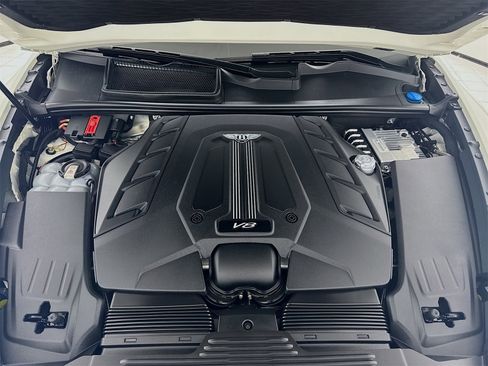 Used 2022 Bentley Bentayga image 29