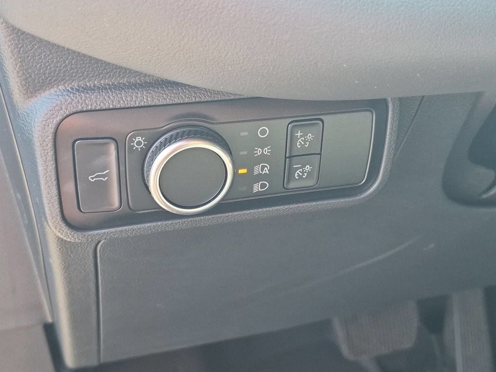 Used 2025 Ford Explorer Active RWD image 14