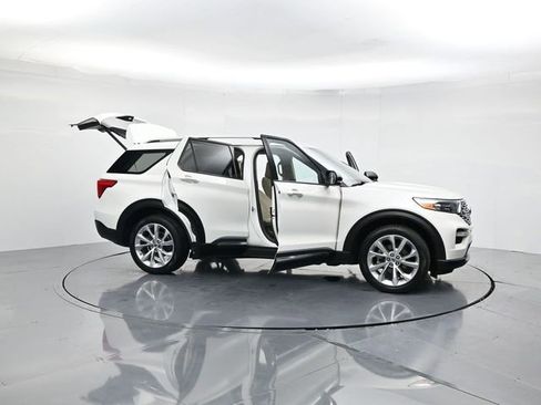 Used 2023 Ford Explorer Platinum w/ Technology Package image 52