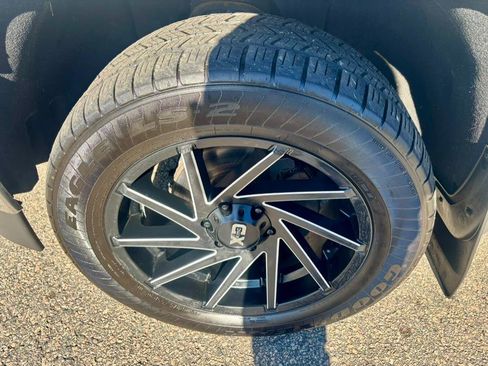 Used 2018 GMC Sierra 1500 SLT w/ SLT Premium Package image 31