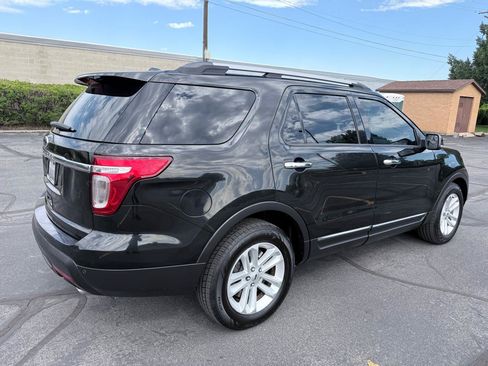 Used 2014 Ford Explorer XLT w/ Equipment Group 202A FWD image 5