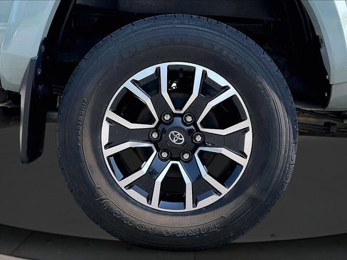 Used 2023 Toyota Tacoma TRD Sport AWD/4WD image 35