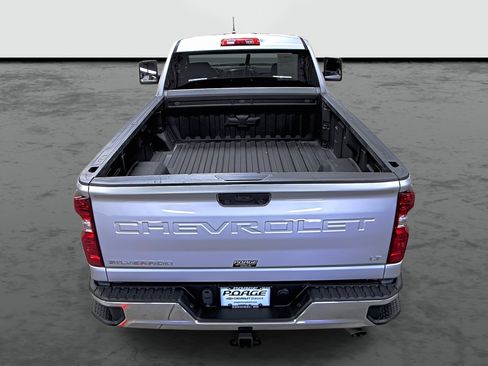 Used 2022 Chevrolet Silverado 2500 LT w/ Convenience Package AWD/4WD image 3