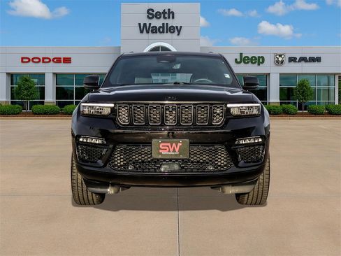 Used 2025 Jeep Grand Cherokee Summit image 2