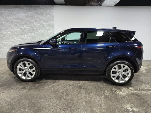 Used 2023 Land Rover Range Rover Evoque SE AWD/4WD image 2