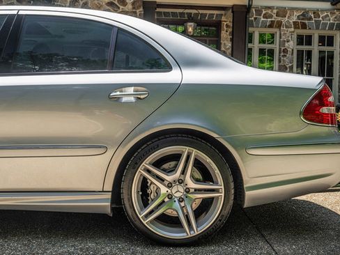 Used 2005 Mercedes-Benz E 55 AMG Sedan image 5