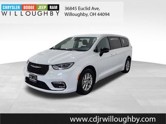 Used 2024 Chrysler Pacifica Touring-L FWD 360° Tour