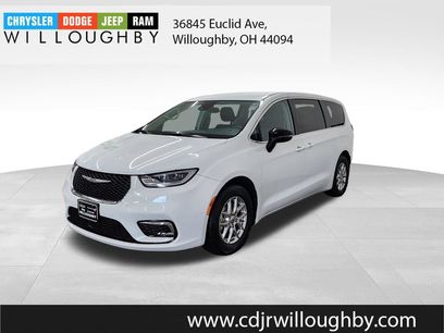 Used 2024 Chrysler Pacifica Touring-L