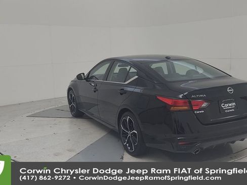 Used 2025 Nissan Altima 2.5 SR image 13