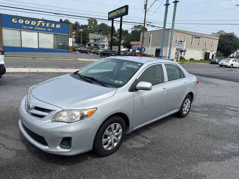 Used 2013 Toyota Corolla L FWD image 1