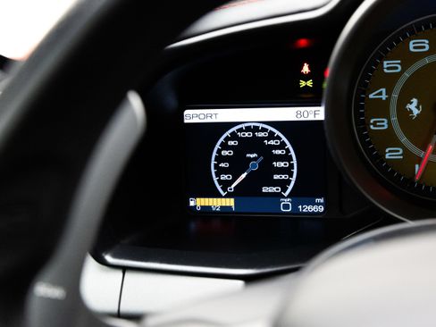 Used 2012 Ferrari 458 Italia Coupe RWD image 30