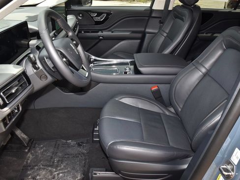 New 2026 Lincoln Aviator Reserve w/ Jet Appearance Package RWD image 13