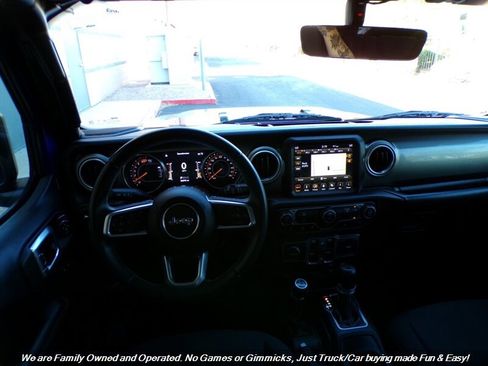 Used 2018 Jeep Wrangler Unlimited Sahara image 29